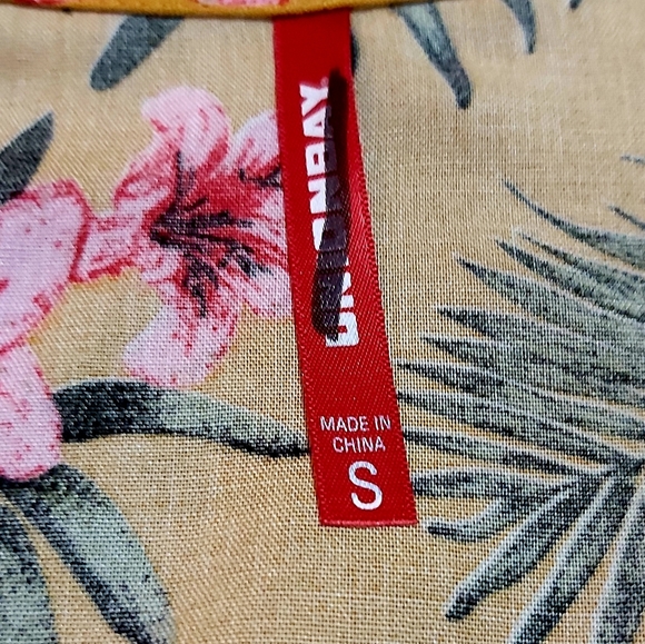 Unionbay Floral Crop Top - Picture 5 of 5